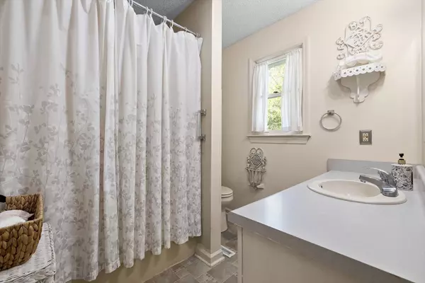 10527 Brainerd RD, Apison, TN 37302