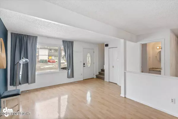 304 Deerfield DR, Anchorage, AK 99515