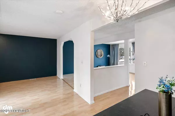 304 Deerfield DR, Anchorage, AK 99515