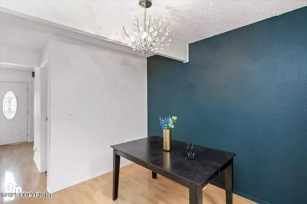 304 Deerfield DR, Anchorage, AK 99515