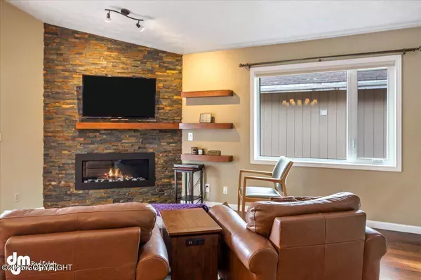 4760 Pine Valley CT, Anchorage, AK 99508