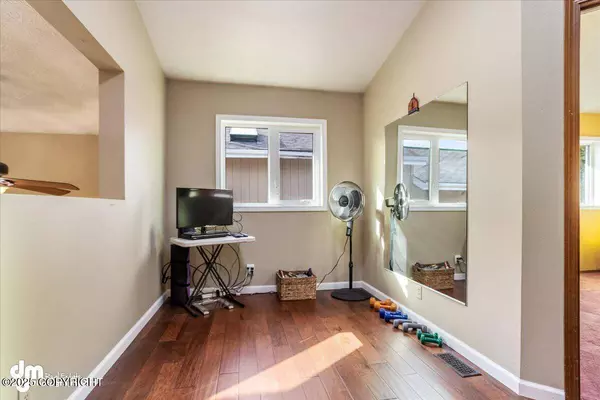 4760 Pine Valley CT, Anchorage, AK 99508