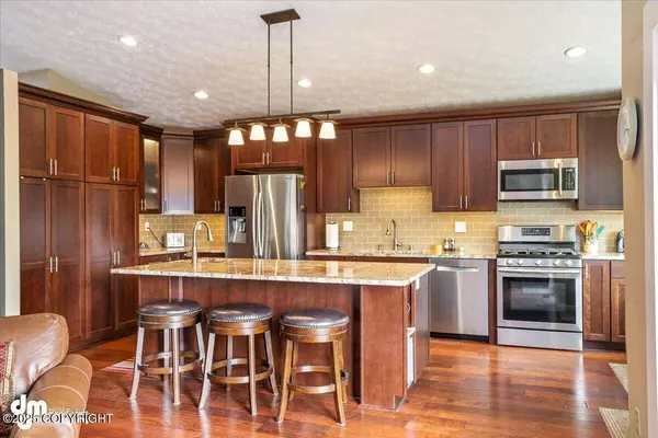 4760 Pine Valley CT, Anchorage, AK 99508