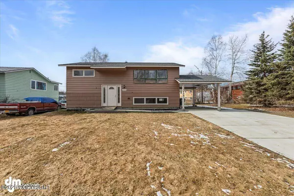 1718 Diomede ST, Anchorage, AK 99504