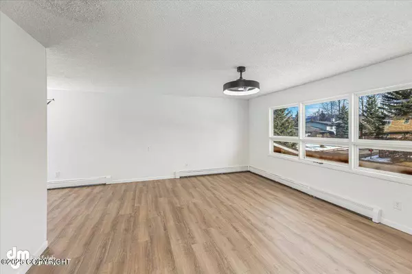 1718 Diomede ST, Anchorage, AK 99504