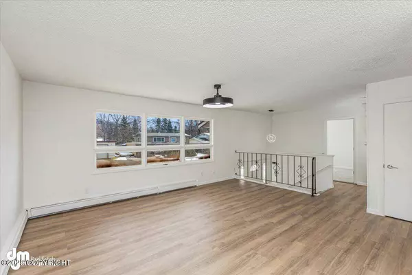 1718 Diomede ST, Anchorage, AK 99504