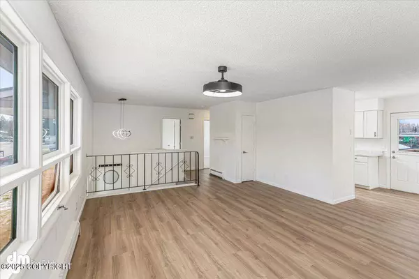 1718 Diomede ST, Anchorage, AK 99504