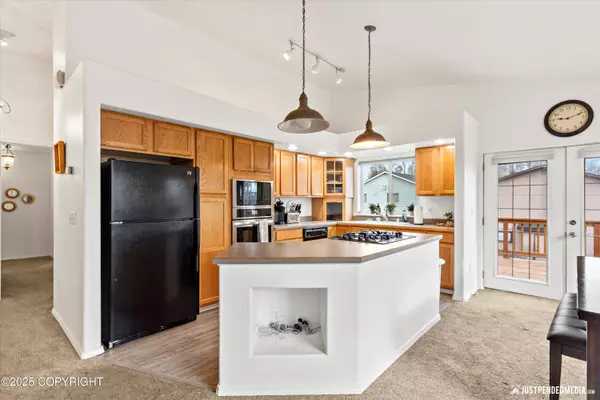 4651 Grumman ST, Anchorage, AK 99507