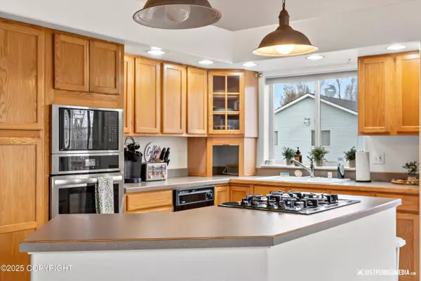 4651 Grumman ST, Anchorage, AK 99507