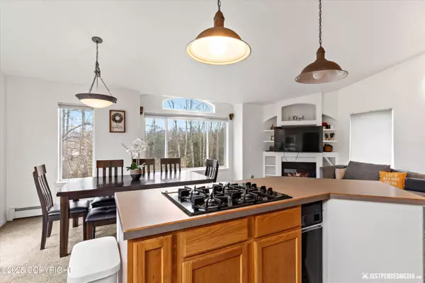 4651 Grumman ST, Anchorage, AK 99507