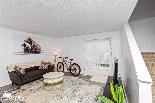 7410 Bearfoot CIR, Anchorage, AK 99502