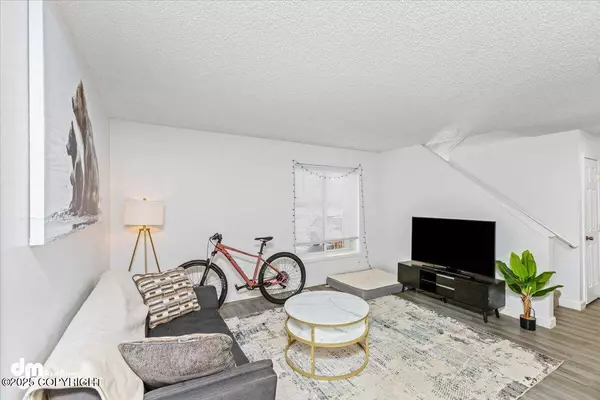 7410 Bearfoot CIR, Anchorage, AK 99502