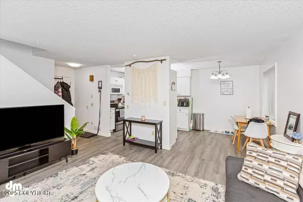 7410 Bearfoot CIR, Anchorage, AK 99502