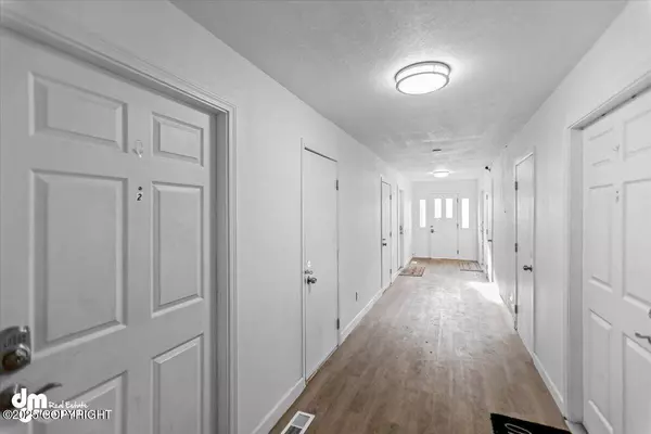 7410 Bearfoot CIR, Anchorage, AK 99502