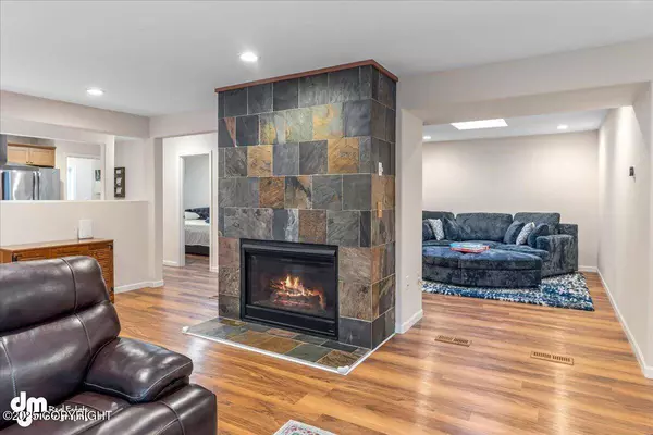 1594 Birchwood ST, Anchorage, AK 99508