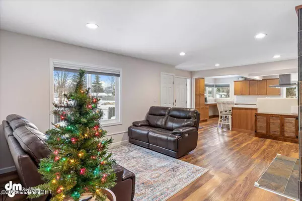 1594 Birchwood ST, Anchorage, AK 99508