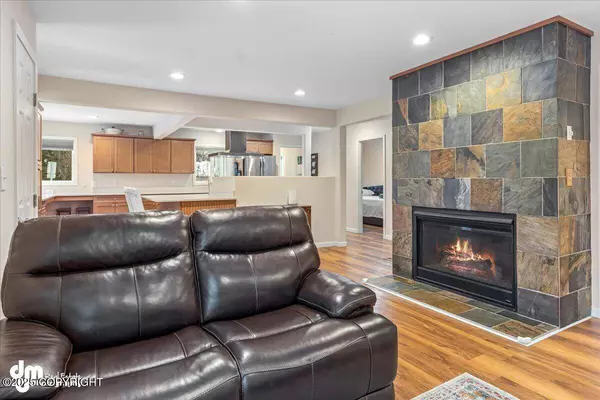 1594 Birchwood ST, Anchorage, AK 99508