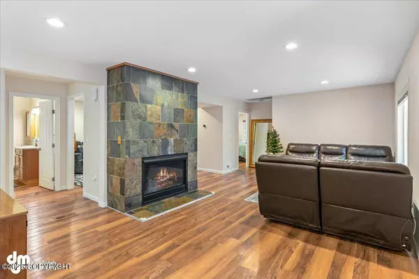 1594 Birchwood ST, Anchorage, AK 99508