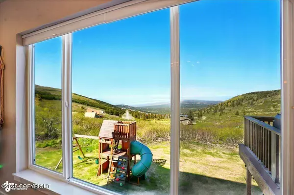 10380 Honey Bear LN, Anchorage, AK 99516