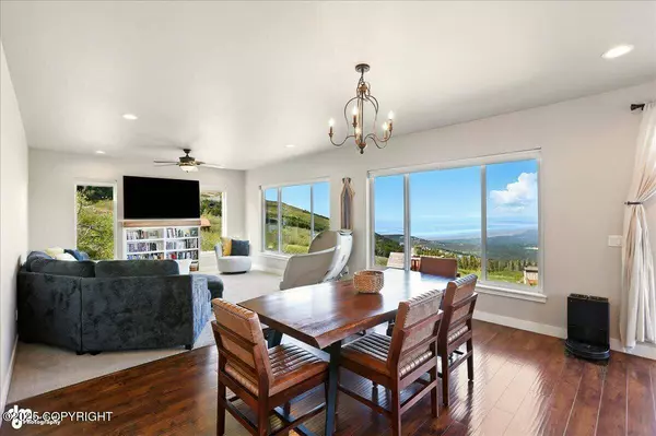 10380 Honey Bear LN, Anchorage, AK 99516