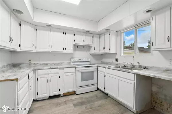 6341 E 16th AVE, Anchorage, AK 99504