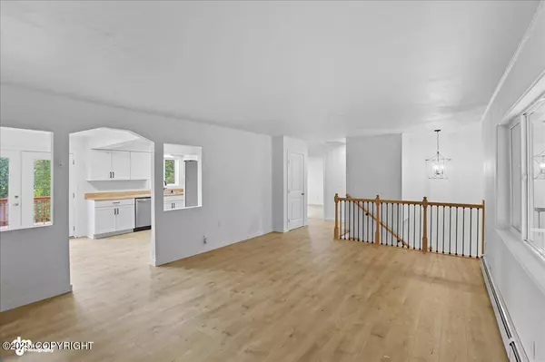 3305 Briarcliff DR, Anchorage, AK 99508