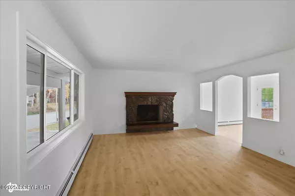 3305 Briarcliff DR, Anchorage, AK 99508