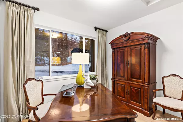 13764 Canyon Road RD, Anchorage, AK 99516