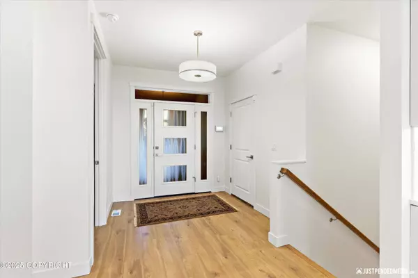 13764 Canyon Road RD, Anchorage, AK 99516