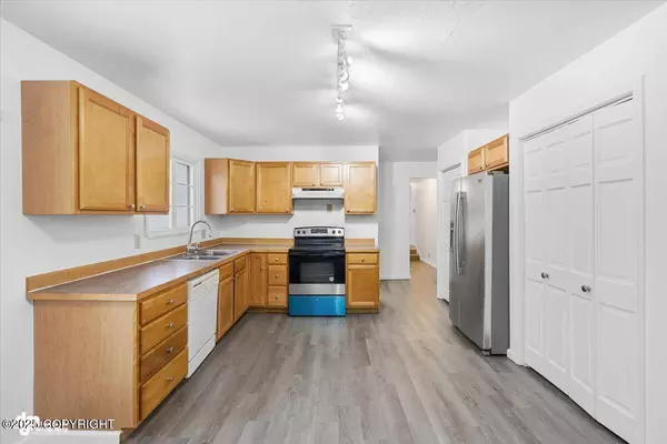 204 Patterson ST, Anchorage, AK 99504