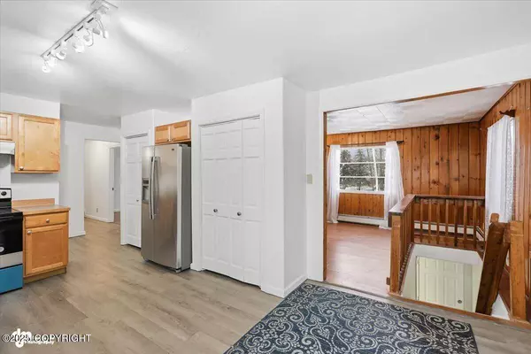 204 Patterson ST, Anchorage, AK 99504