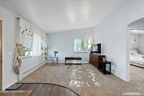 7624 Dover AVE, Anchorage, AK 99504