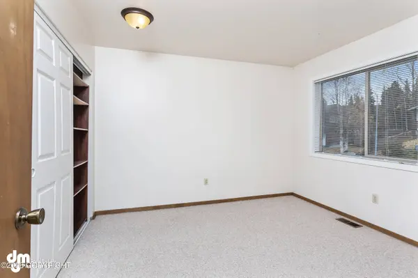 7017 Cape Lisburne LOOP, Anchorage, AK 99504