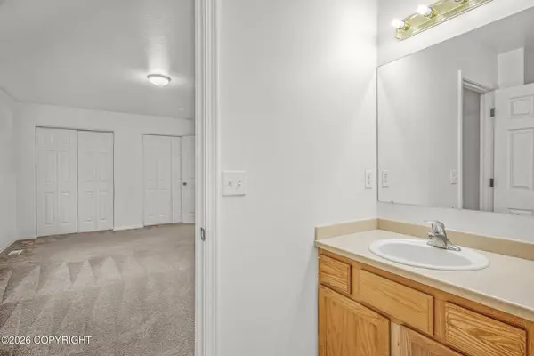 2681 Lauren Creek LOOP #33, Anchorage, AK 99507