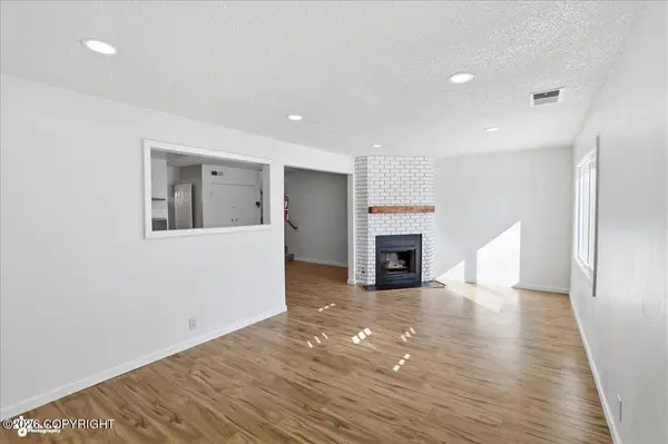 1251 Elegante LN, Anchorage, AK 99501