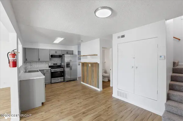 1251 Elegante LN, Anchorage, AK 99501