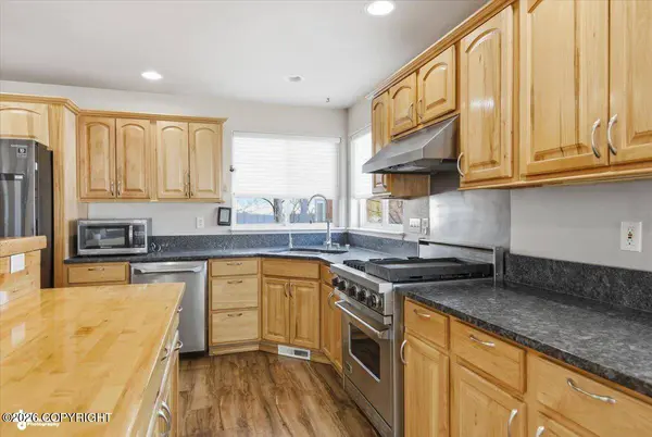 10935 Northfleet DR, Anchorage, AK 99515