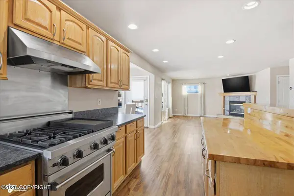 10935 Northfleet DR, Anchorage, AK 99515