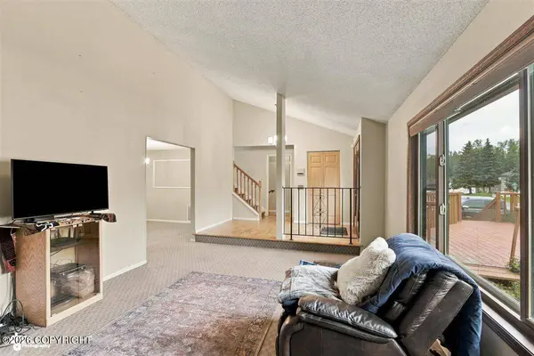 8380 Pioneer DR, Anchorage, AK 99504