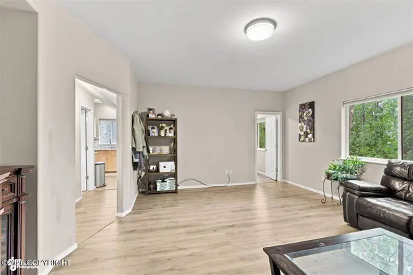 12355 Gregg LN, Anchorage, AK 99515