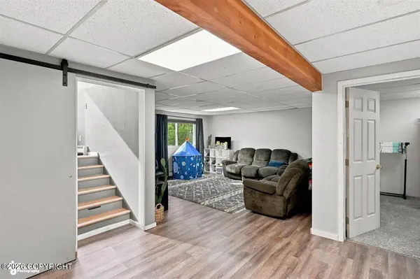 3511 Scarlet PL, Anchorage, AK 99517