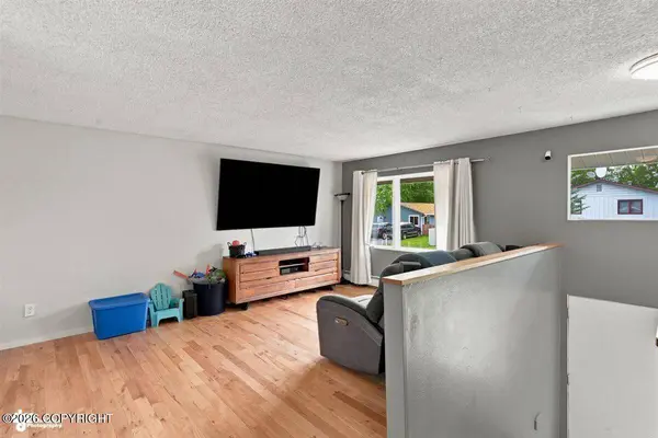 3511 Scarlet PL, Anchorage, AK 99517