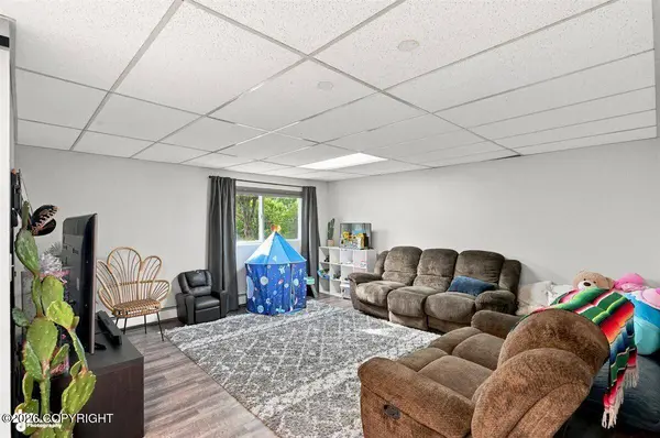 3511 Scarlet PL, Anchorage, AK 99517