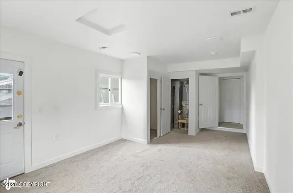 7071 Baxter Terrace CIR, Anchorage, AK 99504