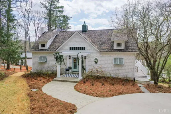 16414 Moneta RD, Moneta, VA 24121