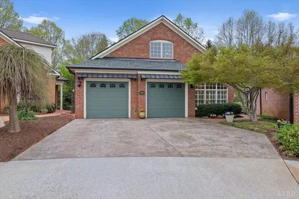 1100 Governors LN, Forest, VA 24551