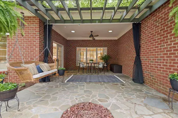 1100 Governors LN, Forest, VA 24551