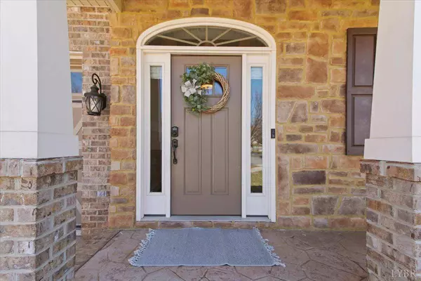 207 Creekview CT, Lynchburg, VA 24502