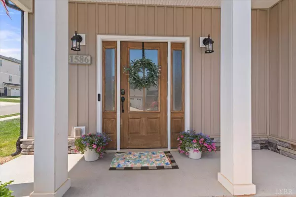 1586 Helmsdale DR, Forest, VA 24551