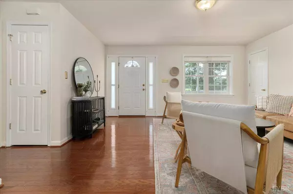 302 Pilot View RD, Concord, VA 24538